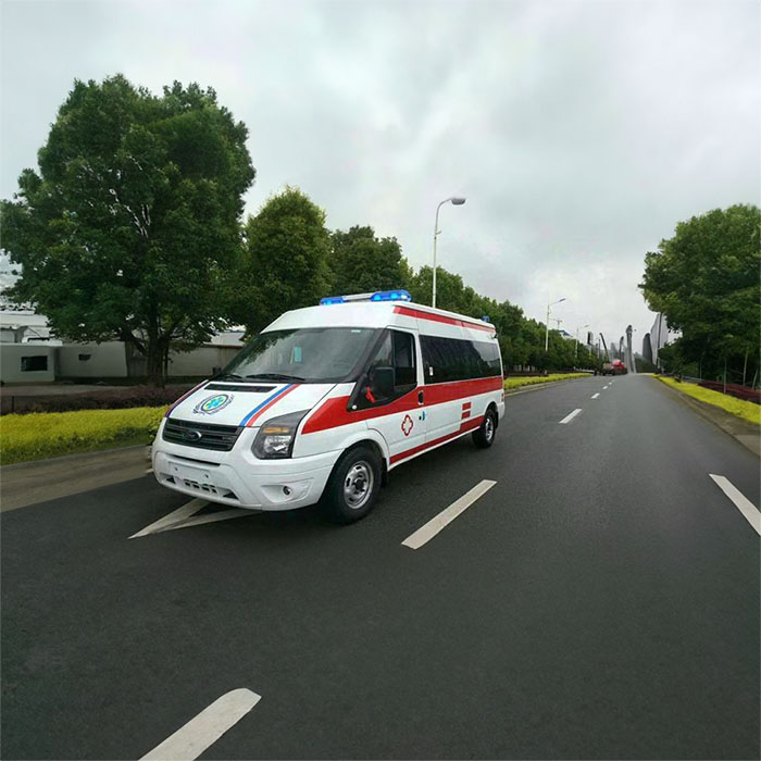 成都救护车租车费用