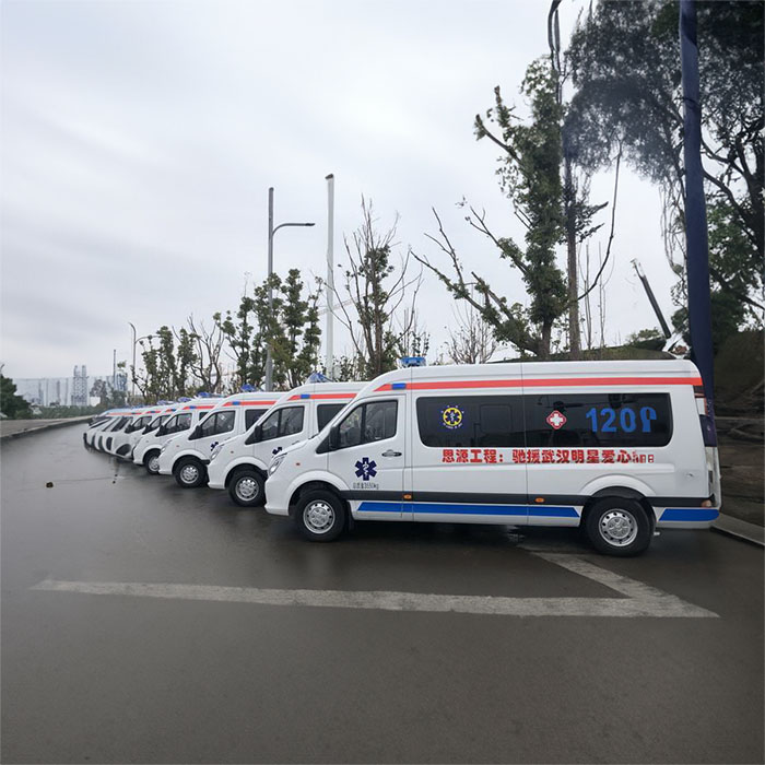 成都私人救护车租车联系电话