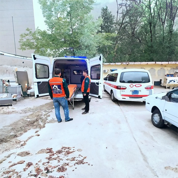 成都出租私人救护车联系电话